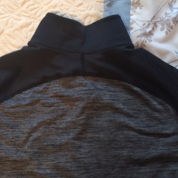 ▫️Under Armour Cold Gear Track Jacket - Picture 7 of 8